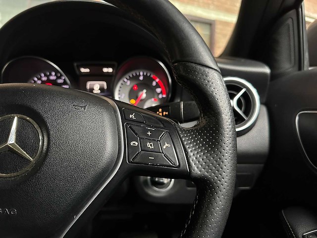 Mercedes-benz gla200 cdi ambition 136pk 2015 gla-klasse, n-761-bj - afbeelding 10 van  36