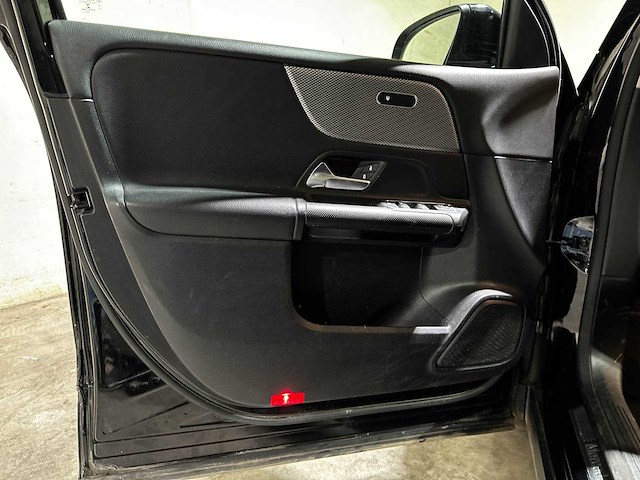 Mercedes-benz glb180 business solution 136hp 2021 (origineel-nl + 1e eigenaar) glb-klasse, l-079-fr - afbeelding 22 van  38