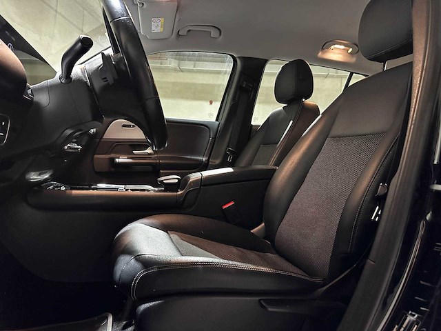 Mercedes-benz glb180 business solution 136hp 2021 (origineel-nl + 1e eigenaar) glb-klasse, l-079-fr - afbeelding 24 van  38
