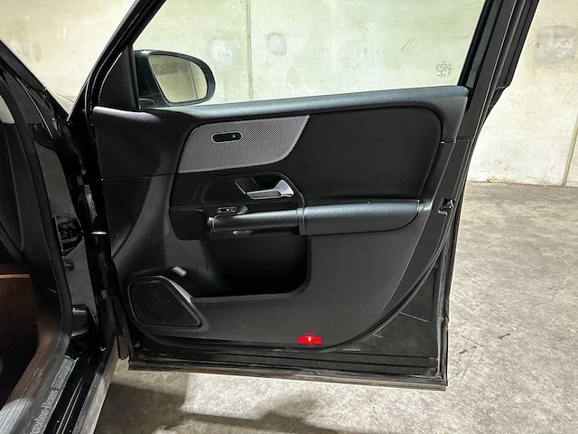 Mercedes-benz glb180 business solution 136pk 2021 (origineel-nl + 1e eigenaar) glb-klasse, l-079-fr - afbeelding 30 van  38