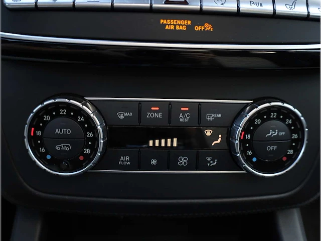 Mercedes-benz gls 63 amg 4matic 5.5 v8 bi turbo 585pk automaat 2016 - afbeelding 18 van  52