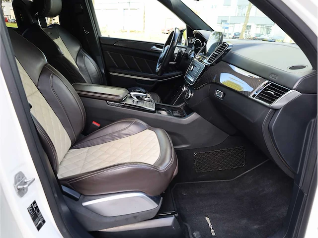 Mercedes-benz gls 63 amg 4matic 5.5 v8 bi turbo 585pk automaat 2016 - afbeelding 32 van  52
