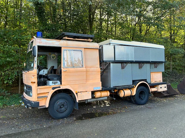 Mercedes-benz lpko 1113 b camper - afbeelding 6 van  32