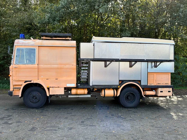 Mercedes-benz lpko 1113 b camper - afbeelding 8 van  32