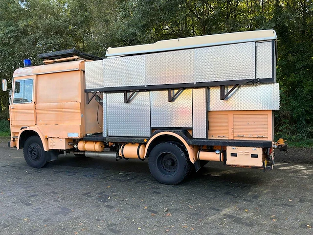 Mercedes-benz lpko 1113 b camper - afbeelding 9 van  32