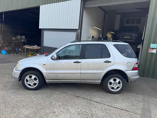 Mercedes-benz m-klasse 270 cdi 88-hh-pj - afbeelding 4 van  9