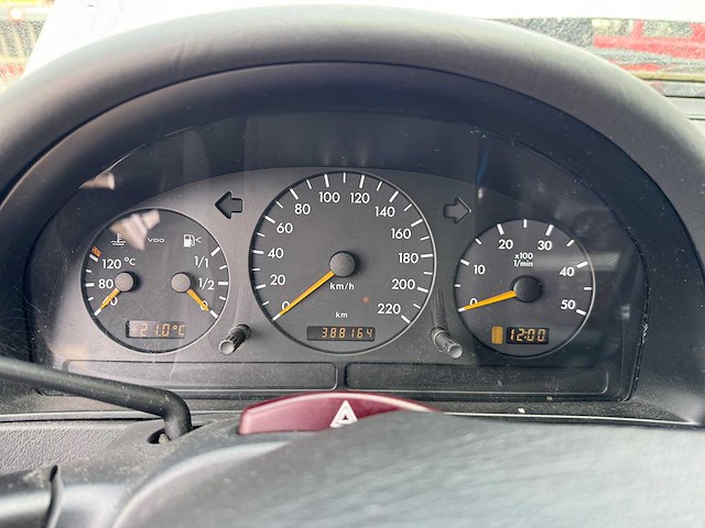 Mercedes-benz m-klasse 270 cdi 88-hh-pj - afbeelding 9 van  9