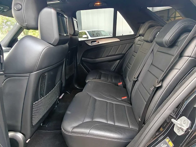 Mercedes-benz m-klasse amg 63 performance pack | 20-xtz-4 i - afbeelding 16 van  31