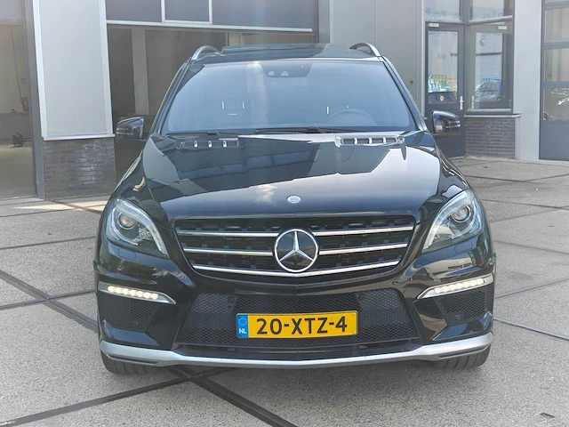 Mercedes-benz m-klasse amg 63 performance pack | 20-xtz-4 - afbeelding 28 van  31