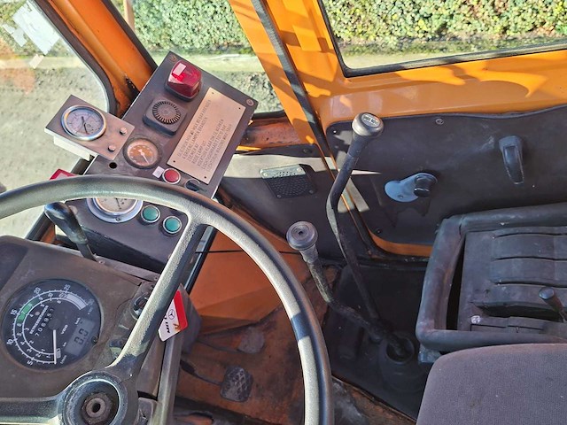 Mercedes benz mb - 1990 - trac 700 spoor - vierwielaangedreven landbouwtractor - afbeelding 7 van  17