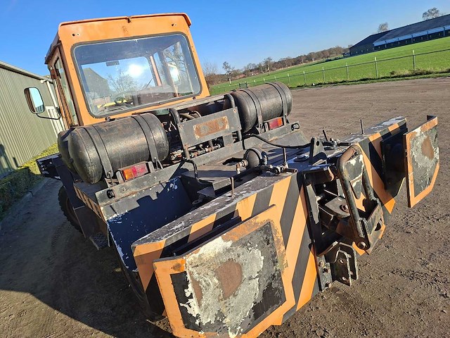 Mercedes benz mb - 1990 - trac 700 spoor - vierwielaangedreven landbouwtractor - afbeelding 11 van  17