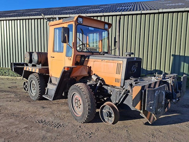 Mercedes benz mb - 1990 - trac 700 spoor - vierwielaangedreven landbouwtractor - afbeelding 12 van  17