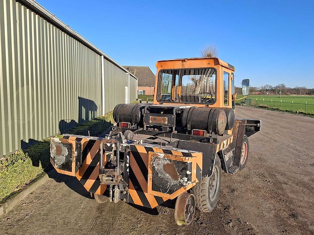 Mercedes benz mb - 1990 - trac 700 spoor - vierwielaangedreven landbouwtractor - afbeelding 12 van  15