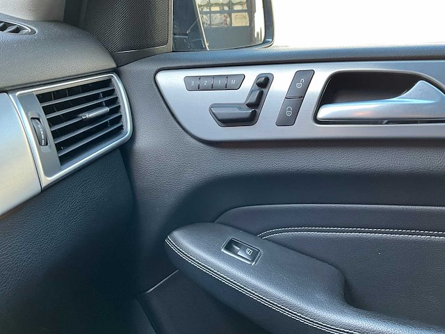 Mercedes-benz ml-klasse 350 cdi 4matic bluetec - personenauto - afbeelding 8 van  17