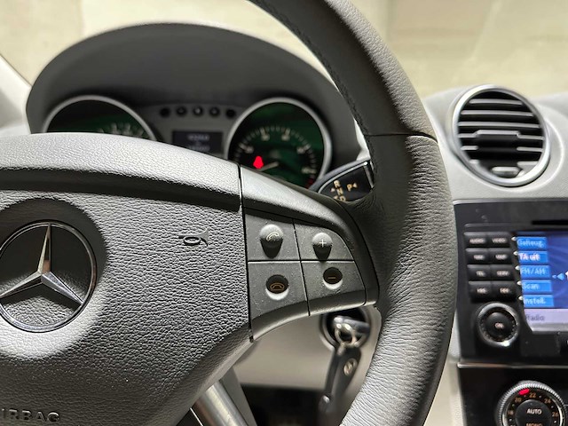Mercedes-benz ml500 5.0 v8 306pk 2006 m-klasse, k-267-vb youngtimer - afbeelding 19 van  49