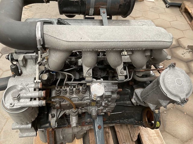 Mercedes benz om 602 dieselmotor - afbeelding 10 van  10