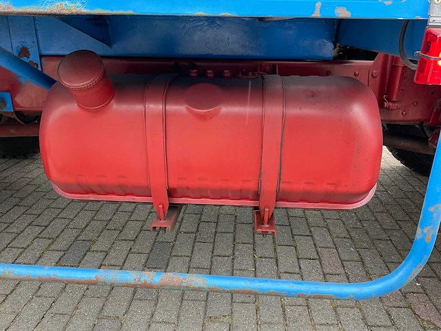 Mercedes-benz rundhauber 9-11 vrachtwagen 4x4 met 100 kw generator - afbeelding 4 van  45