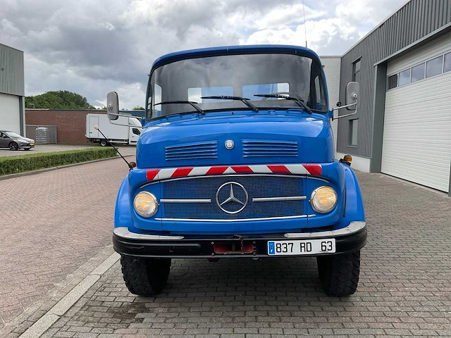 Mercedes-benz rundhauber 9-11 vrachtwagen 4x4 met 100 kw generator - afbeelding 12 van  45