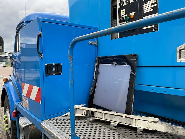 Mercedes-benz rundhauber 9-11 vrachtwagen 4x4 met 100 kw generator - afbeelding 32 van  45