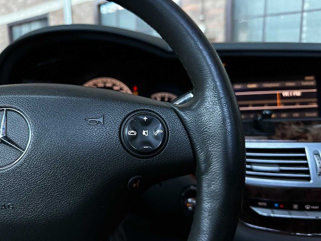 Mercedes-benz s500 5.5 v8 388pk 2007 youngtimer s-klasse w221 - afbeelding 13 van  35