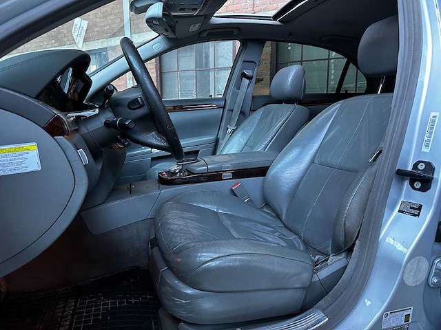 Mercedes-benz s500 5.5 v8 388pk 2007 youngtimer s-klasse w221 - afbeelding 24 van  35