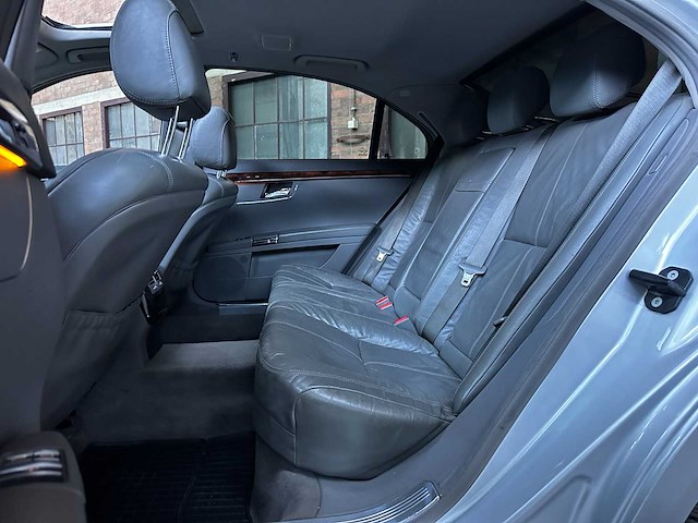 Mercedes-benz s500 5.5 v8 388pk 2007 youngtimer s-klasse w221 - afbeelding 25 van  35