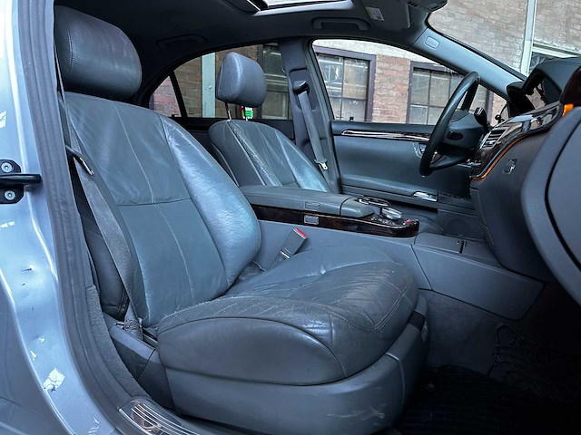 Mercedes-benz s500 5.5 v8 388pk 2007 youngtimer s-klasse w221 - afbeelding 27 van  35
