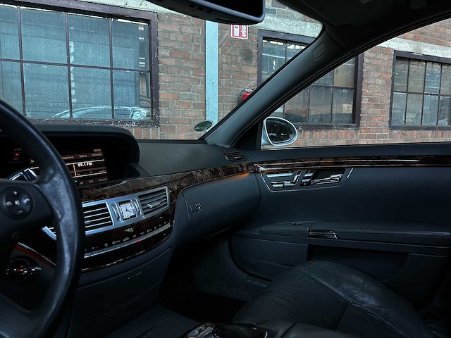 Mercedes-benz s500 5.5 v8 388pk 2007 youngtimer s-klasse w221 - afbeelding 13 van  37