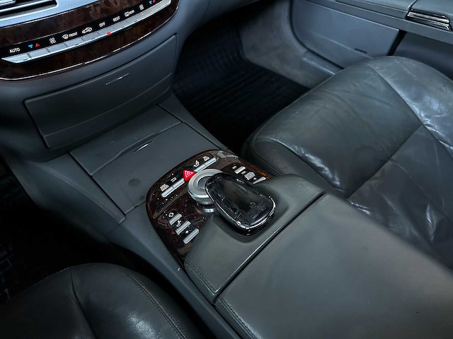 Mercedes-benz s500 5.5 v8 388pk 2007 youngtimer s-klasse w221 - afbeelding 19 van  37