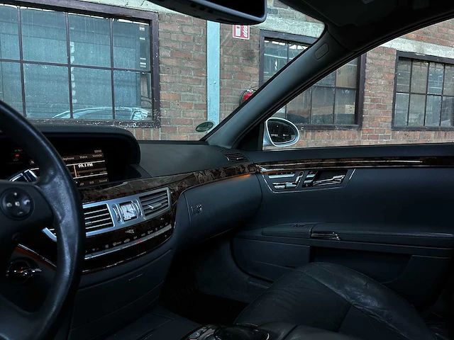 Mercedes-benz s500 5.5 v8 388pk 2007 youngtimer s-klasse w221 - afbeelding 13 van  31