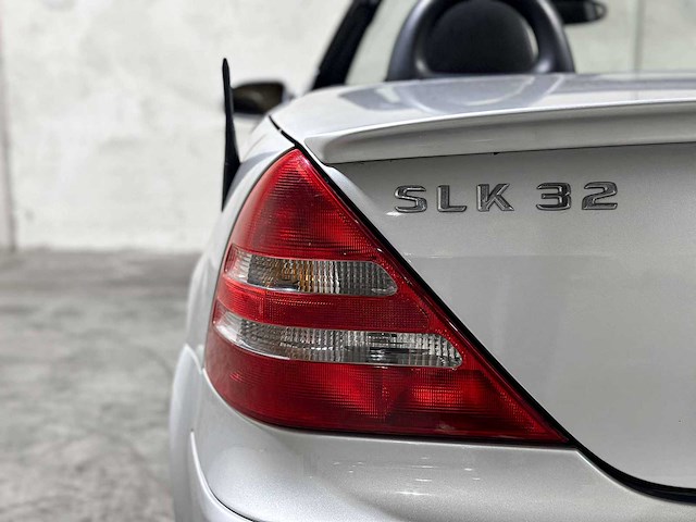 Mercedes-benz slk32 amg 3.2 v6 354pk 2004 slk-klasse youngtimer - afbeelding 9 van  37