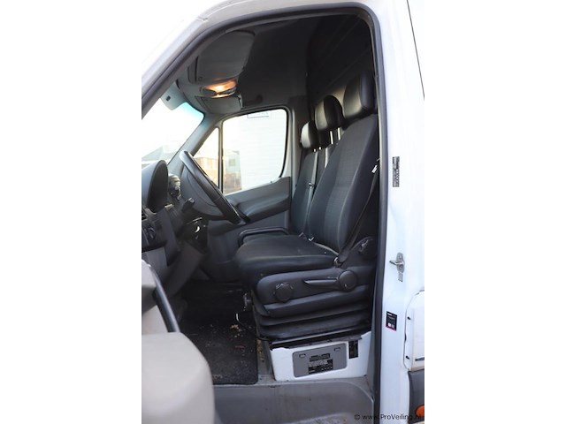 Mercedes-benz sprinter - kenteken v-084-dh - afbeelding 30 van  31