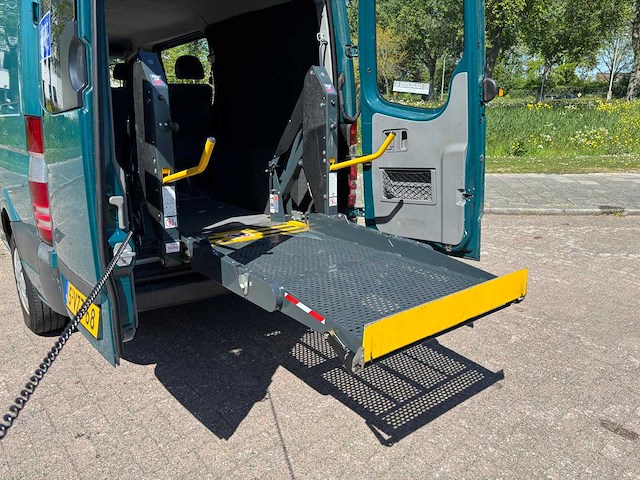 Mercedes-benz sprinter 210 2.2 cdi 366 dc rolstoelbus automaat 5-vzz-68 - afbeelding 8 van  24