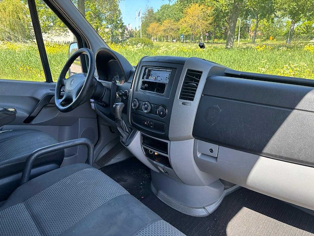 Mercedes-benz sprinter 210 2.2 cdi 366 dc rolstoelbus automaat 5-vzz-68 - afbeelding 10 van  24