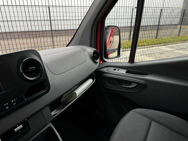 Mercedes-benz sprinter 211 2.2 cdi l2h2 113pk 2019 (origineel-nl), vdf-06-g - afbeelding 13 van  47