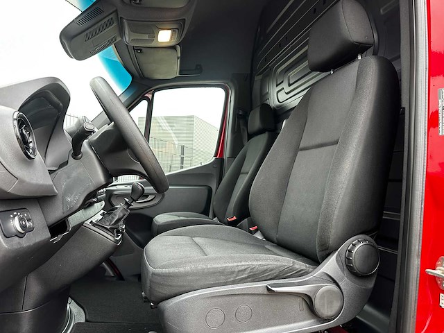 Mercedes-benz sprinter 211 2.2 cdi l2h2 113pk 2019 (origineel-nl), vdf-06-g - afbeelding 15 van  47