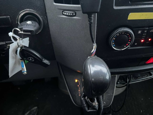 Mercedes-benz sprinter 310 2.2 cdi 325 automaat, 6-vxb-93 - afbeelding 6 van  19