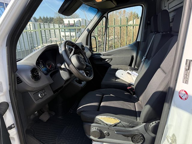 Mercedes benz sprinter bus met kenteken vgz-79-d 7v automaat - afbeelding 14 van  14