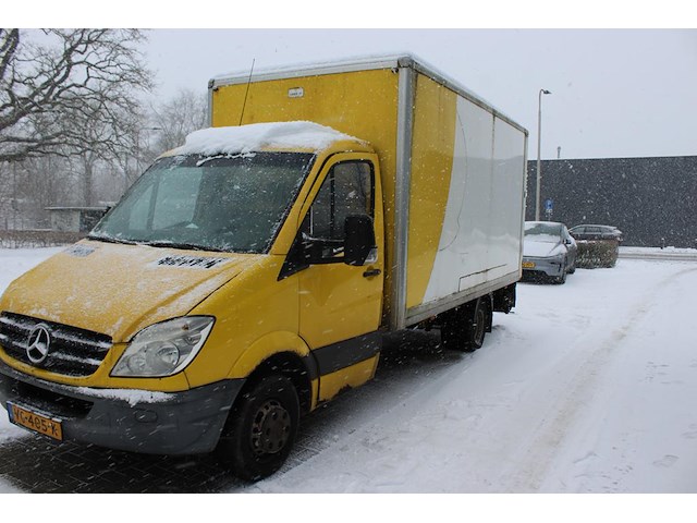 Mercedes benz sprinter met kenteken vg-405-k bakwagen met laadklep. datum eerste toelating 02-09-2009. - afbeelding 1 van  20