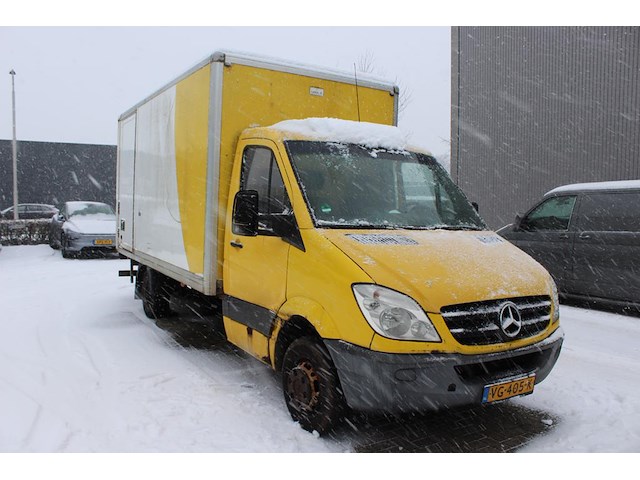 Mercedes benz sprinter met kenteken vg-405-k bakwagen met laadklep. datum eerste toelating 02-09-2009. - afbeelding 16 van  20
