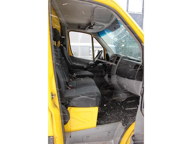 Mercedes benz sprinter met kenteken vg-405-k bakwagen met laadklep. datum eerste toelating 02-09-2009. - afbeelding 18 van  20