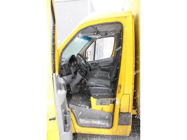 Mercedes benz sprinter met kenteken vg-405-k bakwagen met laadklep. datum eerste toelating 02-09-2009. - afbeelding 20 van  20