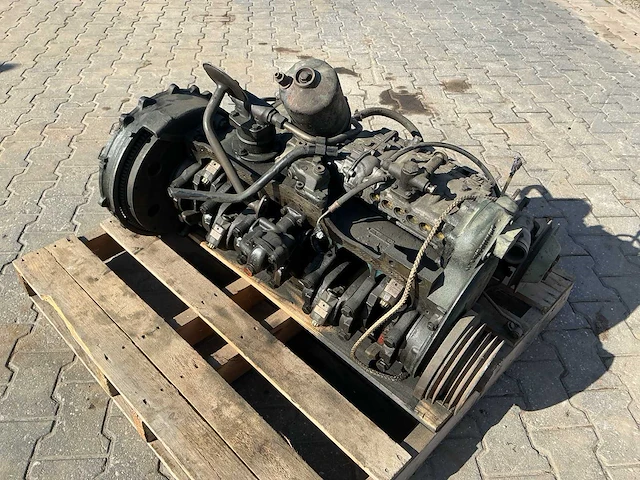 Mercedes-benz unimog 406 dieselmotor - afbeelding 5 van  6