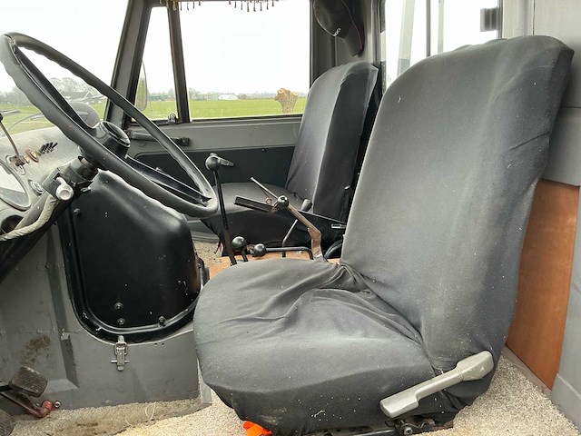Mercedes-benz unimog 421 landbouwvoertuig - afbeelding 7 van  13