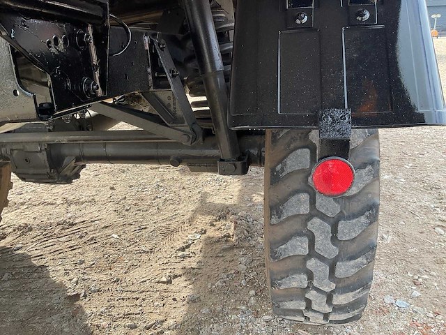 Mercedes-benz unimog 435 vierwielaangedreven (landbouwkenteken + 80km p/u) - afbeelding 16 van  18