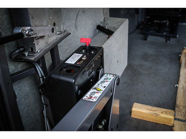 Mercedes-benz vito 111 cdi rolstoelauto, 38-vnk-7 - afbeelding 8 van  25