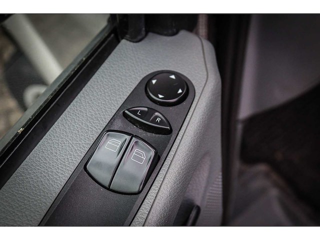 Mercedes-benz vito 111 cdi rolstoelauto, 38-vnk-7 - afbeelding 20 van  25