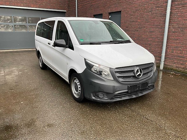Mercedes-benz vito tourer - personenauto - afbeelding 8 van  14