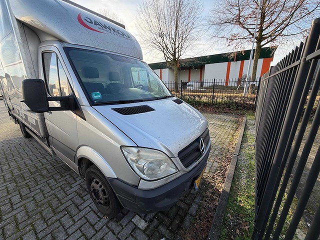 Mercedes-benz vrachtwagen - afbeelding 2 van  34