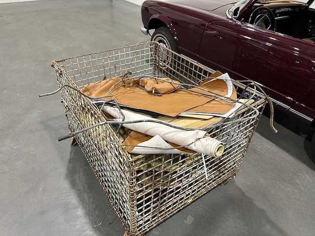Mercedes-benz w113 280 sl pagode cabrio oldtimer met amerikaans kenteken - afbeelding 20 van  78